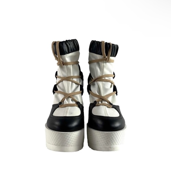 Chanel Runway Wedge Short Platform
Boots 361/2 - Picture 2 of 8